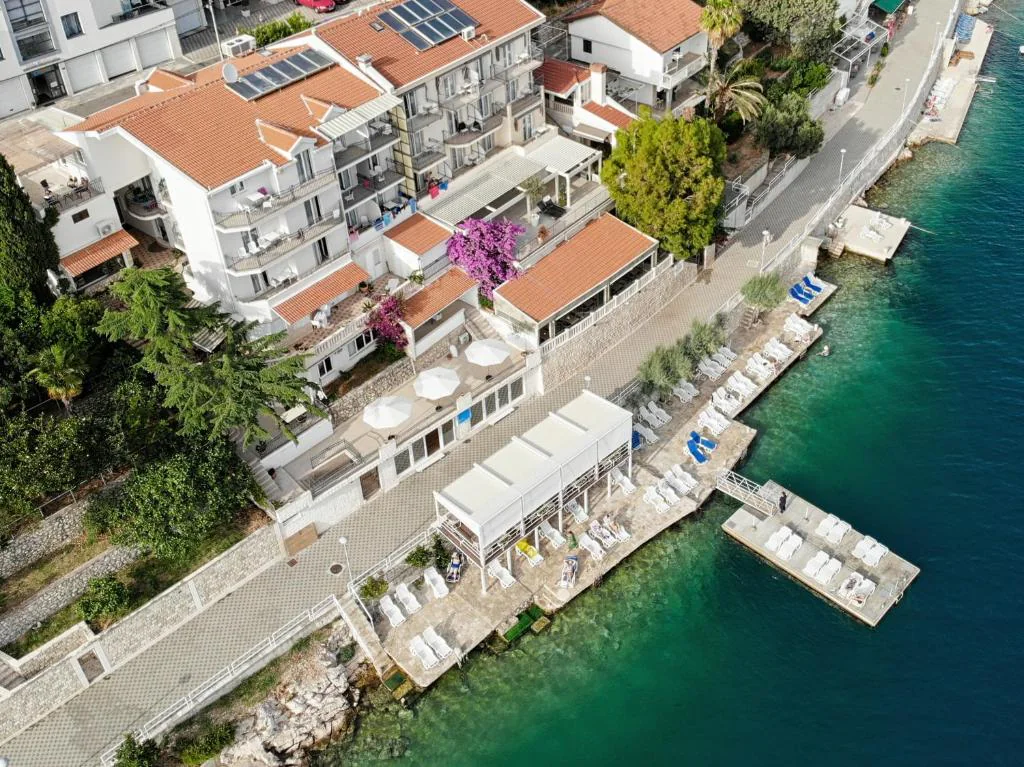 Hotel Barbara i plaža u blizini uz more